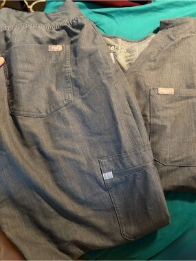 Figs Denim-Look Scrub Set in Dark Blue